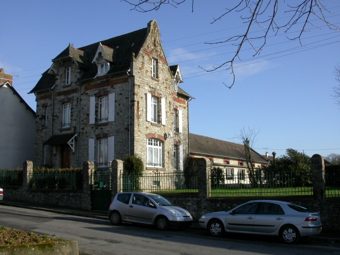 Ecole publique de garçons, 6 rue de Montreuil (Melesse)