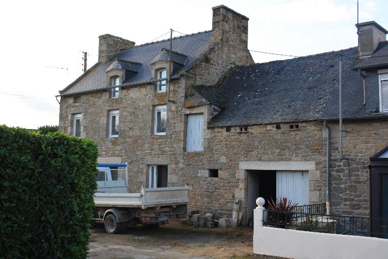 Les pigeonniers en façade (Vildé-Guingalan)