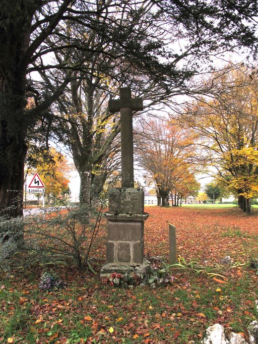 Croix de chemin, le Temple (Guillac)