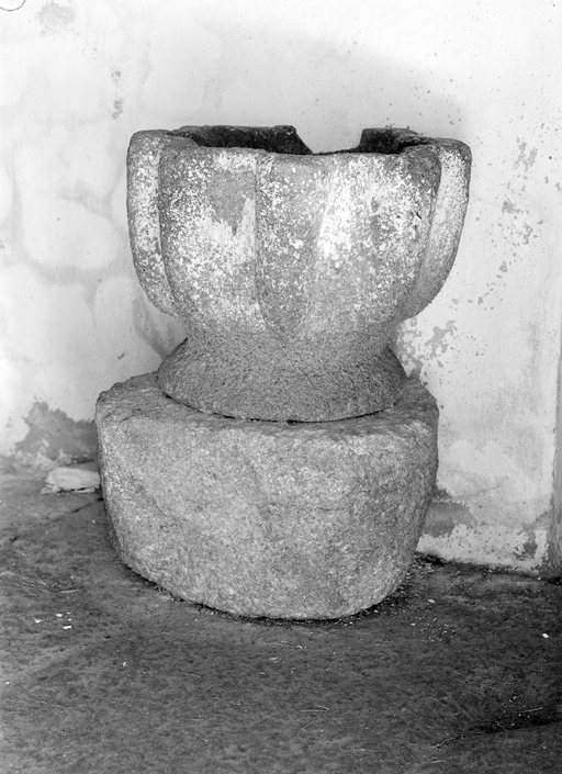 Bénitier, chapelle Saint-Georges (Meslan)