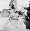 Groupe sculpté (demi-nature) : Vierge de pitié, église paroissiale Saint-Jérôme (Cast)