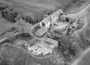 Manoir dit aussi ferme du gros chêne, la Villeneuve ; Coet Er fau (Pontivy)
