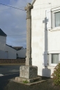 Croix monumentale, rue des Frères Le Montreer ; rue de Kerreut (Perros-Guirec)