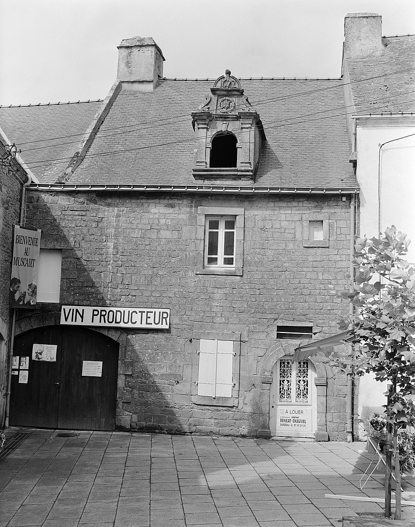 Maison, 7 place de la Duchesse Anne (Sarzeau)