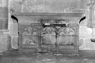 Autel (autel secondaire, autel tombeau), église Paroissiale Notre-Dame (Kergrist-Moëlou)