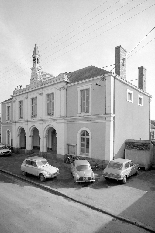 Mairie, rue de l'hôtel de Ville (Bain-de-Bretagne)