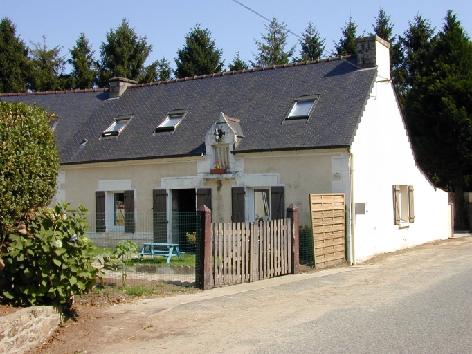 Maison, Saint-Samson (Bieuzy fusionnée en Pluméliau-Bieuzy en 2019)