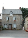 Maison, 11 rue des Rochers (Dingé)