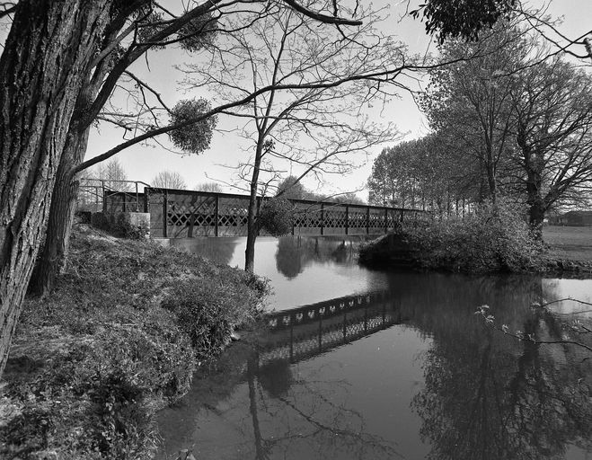Canal de Nantes à Brest, pont du Moulin de Bellée (Saint-Congard)