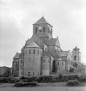 Eglise paroissiale Saint-Aubin, place Veillard (Saint-Aubin-du-Cormier)