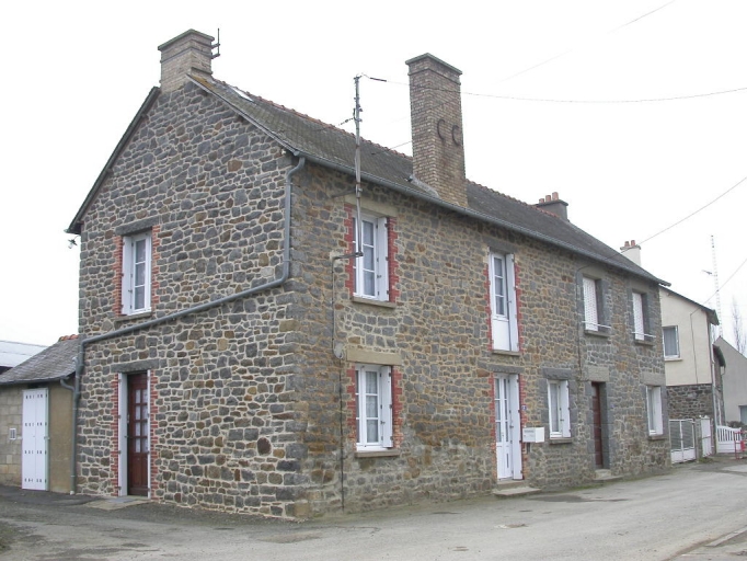 Maison, 6 rue du Rocher (Saint-Domineuc)