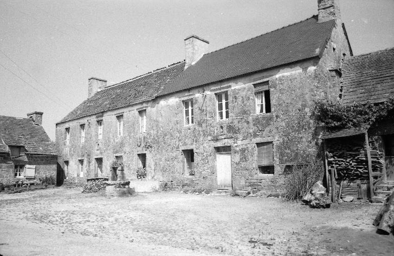 Bourg de Locmalo