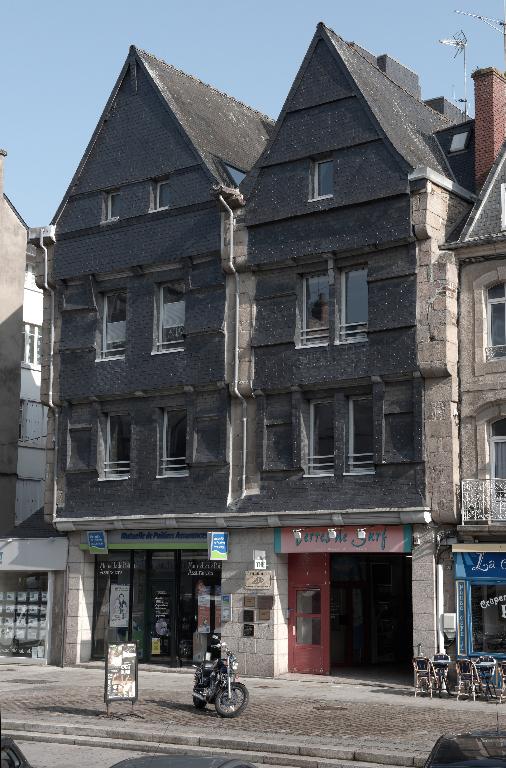 Deux maisons à pan de bois, 21, 23 place du Général-Leclerc (Lannion)