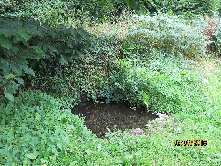 Fontaine à l'écluse des Gorêts