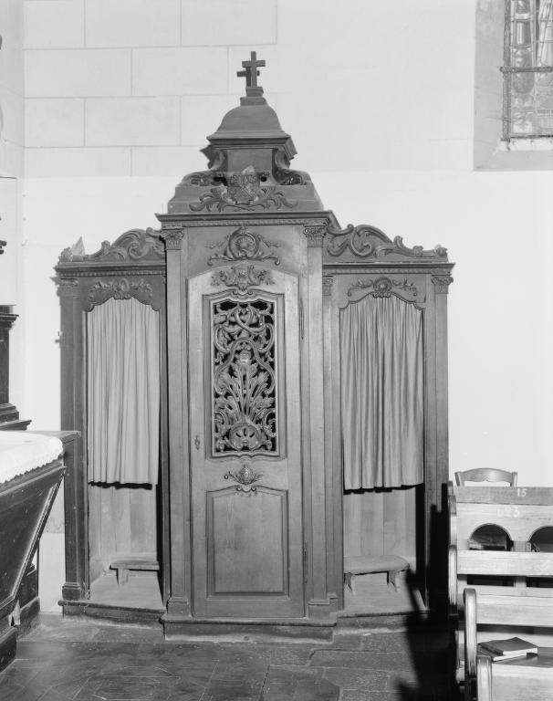 Confessionnal (3), église paroissiale Sainte-Cécile (Theix fusionnée en Theix-Noyalo en 2016)