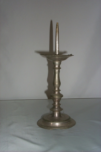 Paire de chandeliers d'acolyte