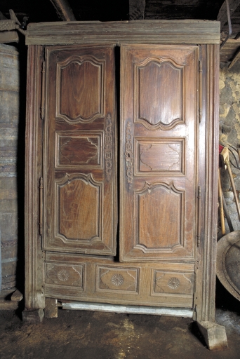 Armoire à linge 1