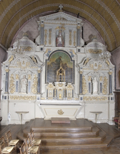 Ensemble du maître-autel : autel, tabernacle, gradin d'autel, retable