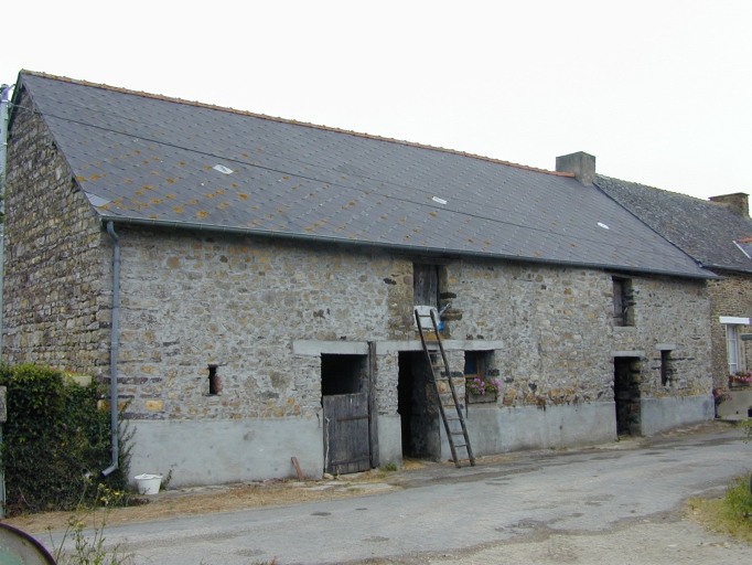 Alignement de logis, le Bas Guily (Maxent)