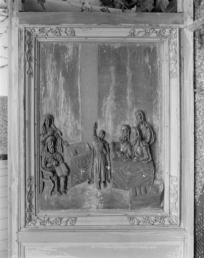 Ensemble de deux demi-reliefs