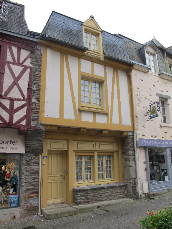 Maison, 25 rue des Ponts (Malestroit)