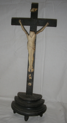 Croix 1 : Christ en croix
