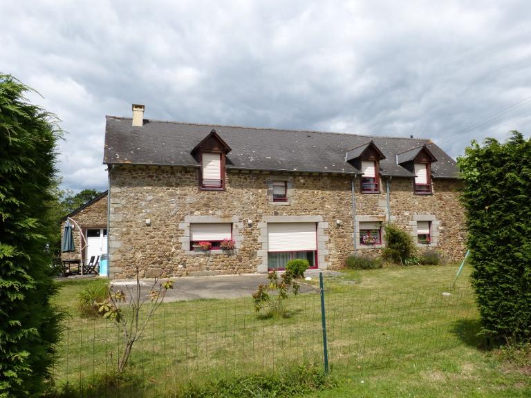 Écart, Bazouges-sous-Hédé, Bélême (Bazouges-sous-Hédé fusionnée avec Hédé pour former la commune de Hédé-Bazouges en 2009)