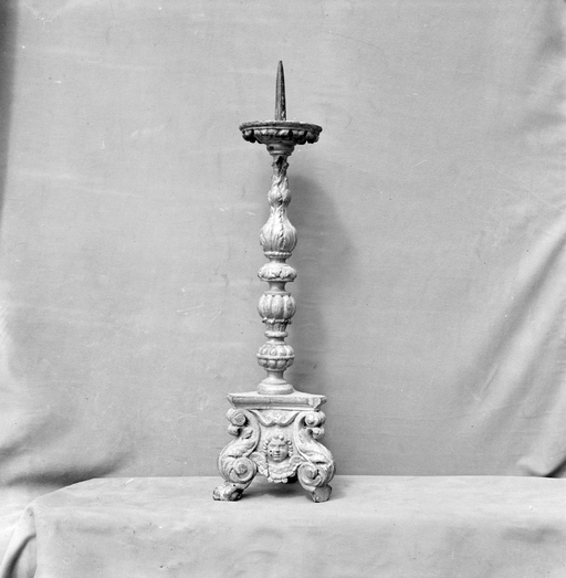 Chandelier, église paroissiale Sainte-Madeleine (Dinéault)