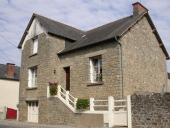 Maison, 3 rue des Quatre frères Trotoux (Hédé fusionnée avec Bazouges-sous-Hédé pour former la commune de Hédé-Bazouges en 2009)