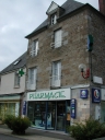 Maison à boutique, 18 place de la Mairie (Sens-de-Bretagne)