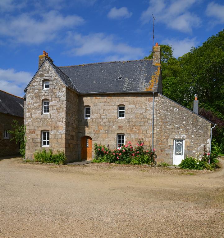 Ensemble composé de deux fermes (Ploubezre)