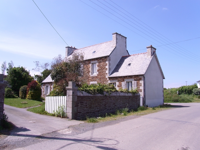 Maison, rue des Cyprès ; rue de Groas Coat, Pen-Allée (Plouguiel)