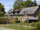 Alignement de maisons 2, la Coudrais (Bains-sur-Oust)