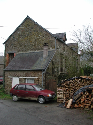 Alignement de maisons, la Ricolais (Saint-Pierre-de-Plesguen fusionnée en Mesnil-Roc'h en 2019)