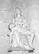 Groupe sculpté : Vierge de Pitié, église Saint-Armel (Ploërmel)