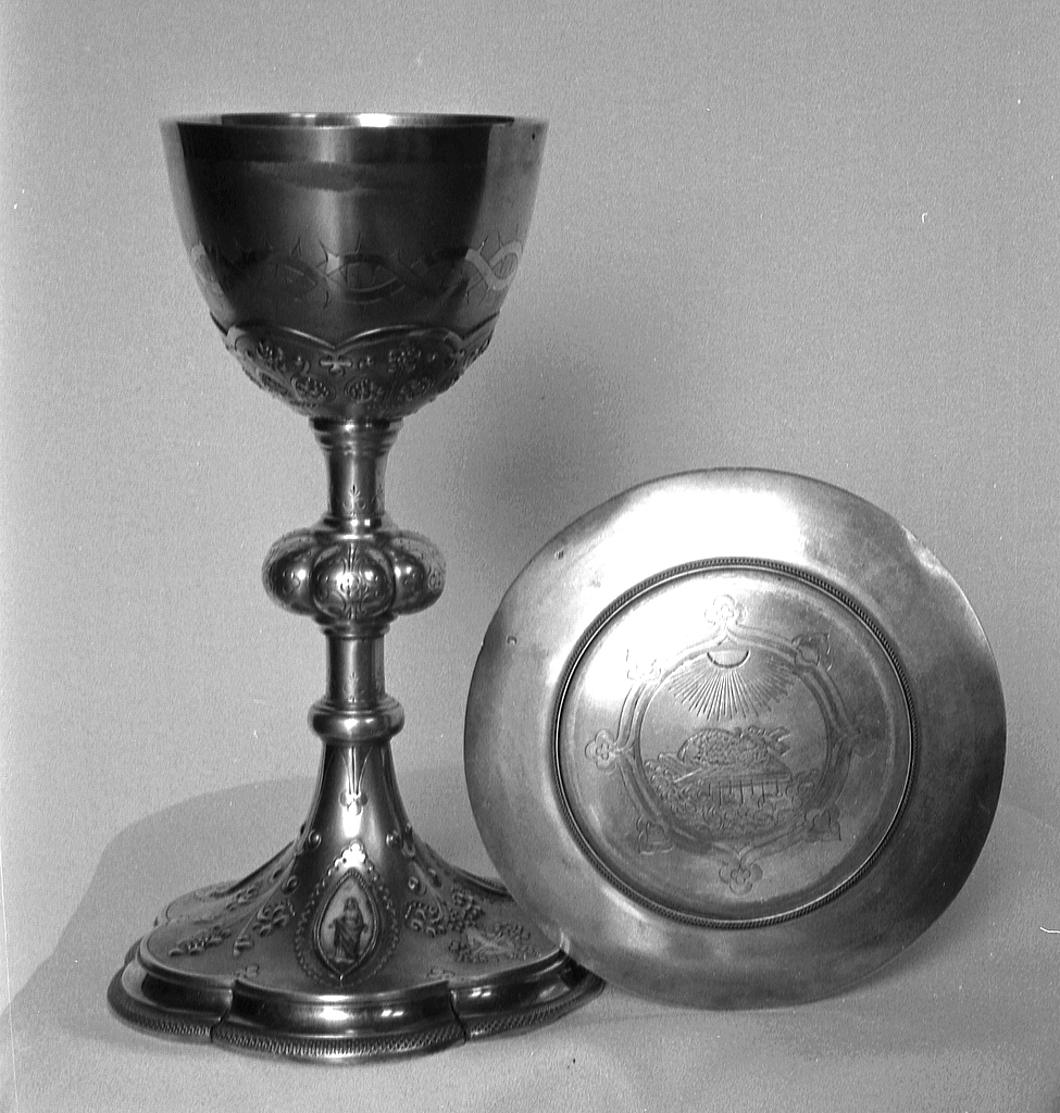 Calice, patène (2), église paroissiale Saint-Jérôme (Cast)