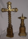 Garniture d'autel 1 : croix d'autel, 4 chandeliers d'autel