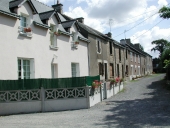 Alignement de maisons, la Bigoterie (Bains-sur-Oust)