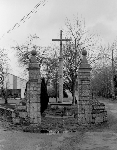 Croix de chemin, route de Bonne Nouvelle (Uzel)