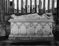 Tombeau : de monseigneur de Kersauzon, cathédrale de Saint-Paul-Aurélien (Saint-Pol-de-Léon)