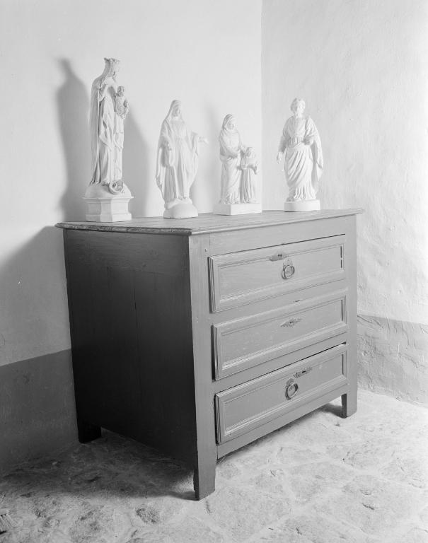 Commode de sacristie, chapelle Sainte-Barbe (Arradon)