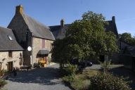 Manoir de la Grande Cour, actuellement maisons, R.N. 175, la Grande Cour (Romazy)