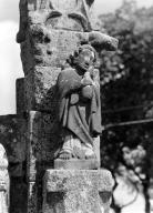 Statue (d'applique, statuette) : saint Jean l'Evangéliste (2), chapelle Notre-Dame-de-Kergoat (Quéménéven)
