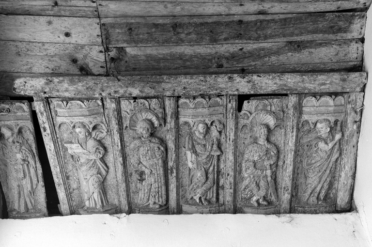 Jubé : les apôtres, église paroissiale Saint Corentin (Glomel)