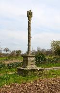 Croix de chemin de Kerguéréon (Ploubezre)