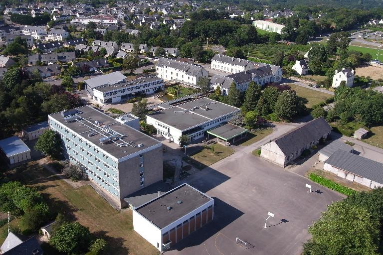 Gymnase du lycée de Bréhoulou, 3 chemin de Kernoac'h (Fouesnant)