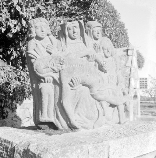 Groupe sculpté : Déploration, église paroissiale Sainte-Madeleine (Dinéault)