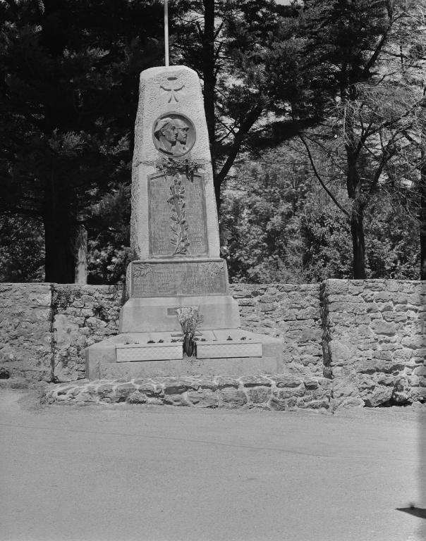 Monument aux morts, Locmiquel (Île-aux-Moines)