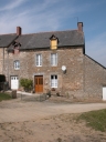 Ferme, actuellement maison, 19 rue des Lavoirs (Dingé)