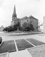 Eglise paroissiale Saint-Pierre, place du Marhallé ; place de la Mairie (Baden)